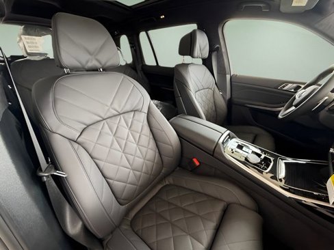 Used 2026 BMW X7 xDrive40i w/ M Sport Package image 38