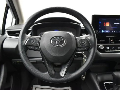 Used 2024 Toyota Corolla LE image 19