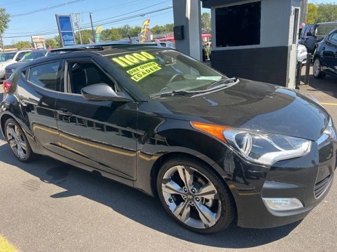 Used 2017 Hyundai Veloster Value Edition image 18