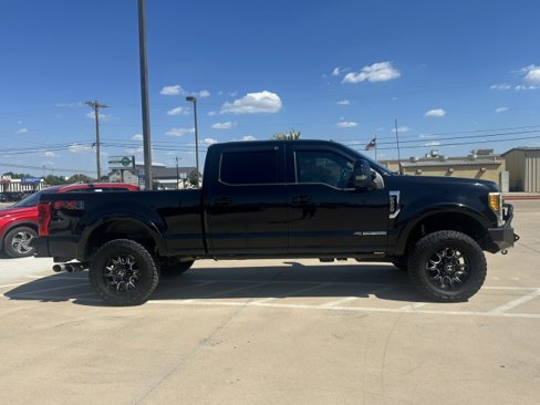 Used 2017 Ford F250 Lariat w/ Lariat Ultimate Package image 7