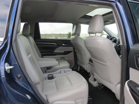 Used 2016 Toyota Highlander Limited image 40