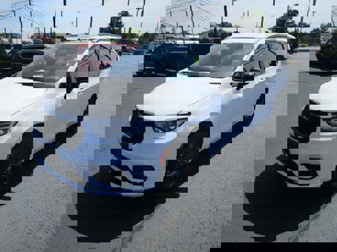 New 2026 Chrysler Pacifica Limited image 1