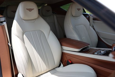 Used 2024 Bentley Continental GT image 55