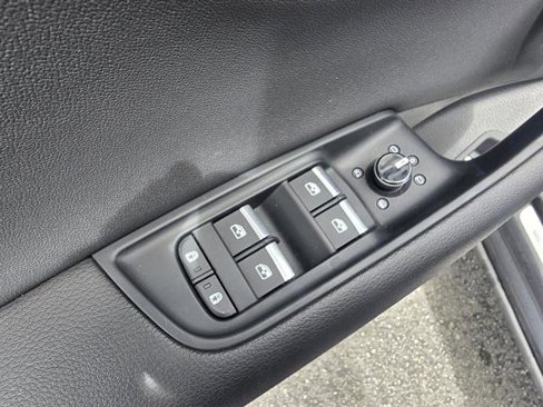 Used 2022 Audi Q8 Premium Plus w/ Premium Plus Package image 26
