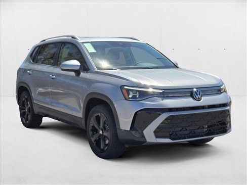 New 2025 Volkswagen Taos SEL image 7