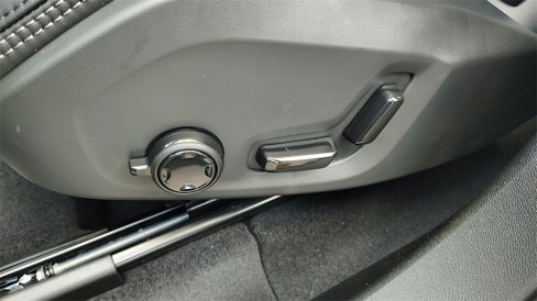 New 2025 Volvo XC60 B5 Ultra w/ Protection Package Premier image 13