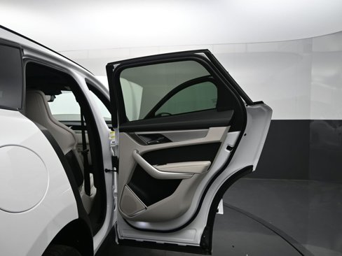 New 2026 Jaguar F-PACE R-Dynamic S image 22
