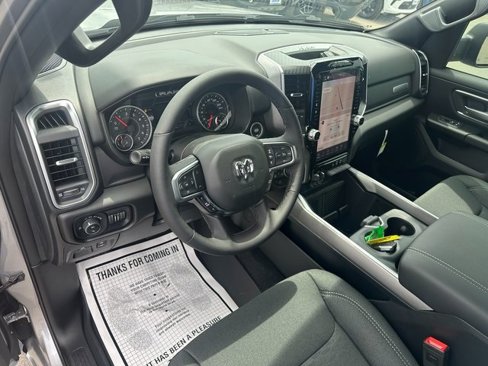 New 2025 RAM 1500 4x4 Crew Cab image 15