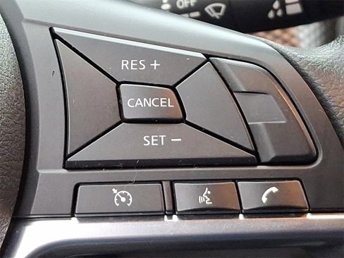 Used 2020 Nissan Kicks SV image 22