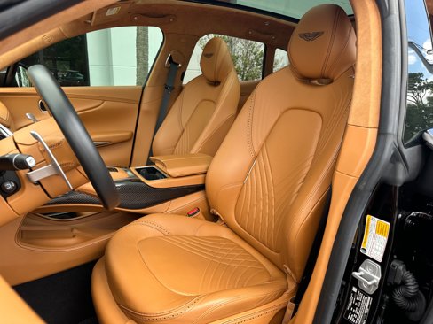 Used 2021 Aston Martin DBX image 40