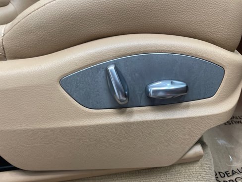 Used 2012 Porsche Cayenne image 40