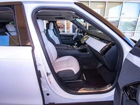 New 2025 Land Rover Range Rover Sport Dynamic SE image 38