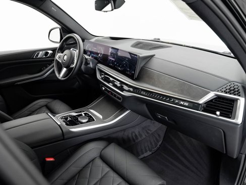 Used 2025 BMW X5 xDrive40i w/ M Sport Package image 21