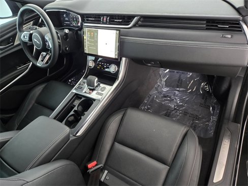 Certified 2024 Jaguar XF R-Dynamic SE image 18
