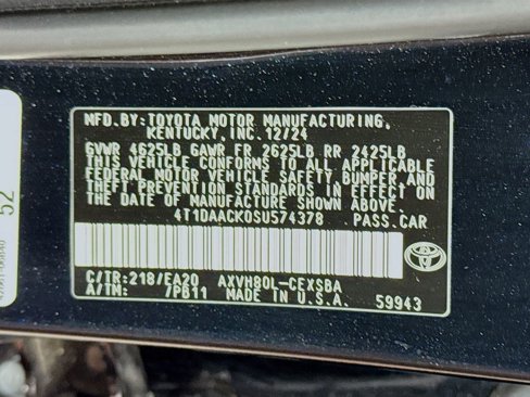 Used 2025 Toyota Camry SE image 32