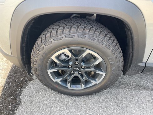 New 2026 Chevrolet Equinox ACTIV w/ Convenience Package III image 9