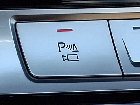 Certified 2025 Audi Q8 Prestige w/ Prestige Package image 25
