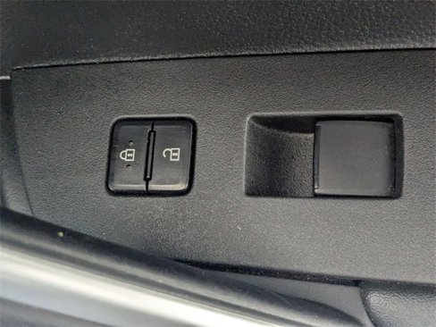 Used 2024 Toyota Corolla Cross LE image 32