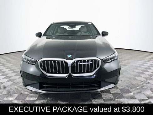 New 2026 BMW 540i xDrive w/ Executive Package image 3