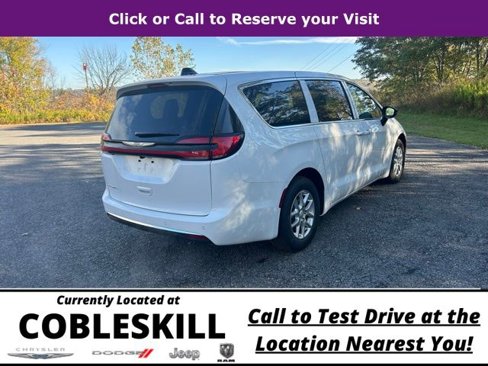 New 2026 Chrysler Pacifica Select image 4