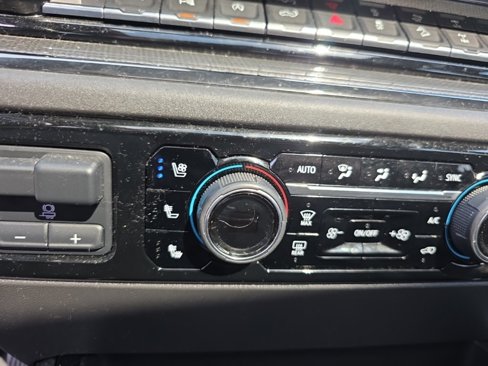 Used 2024 Chevrolet Silverado 1500 ZR2 w/ Technology Package image 11