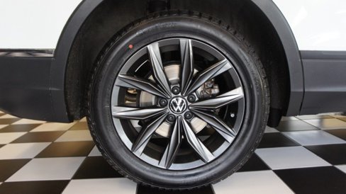 Used 2022 Volkswagen Tiguan SE image 70