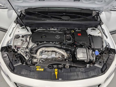 New 2025 Mercedes-Benz GLB 250 4MATIC image 12