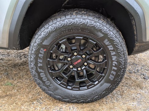 New 2026 GMC Canyon Elevation w/ Convenience Package image 12