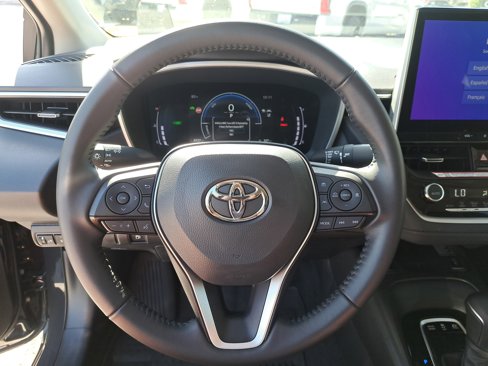 Certified 2025 Toyota Corolla XLE image 18