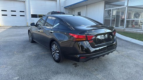 Used 2025 Nissan Altima 2.5 SV image 5