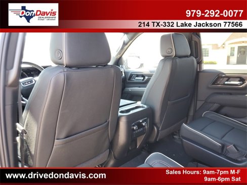 New 2026 GMC Yukon Elevation image 12