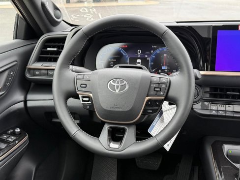 New 2025 Toyota Crown Platinum image 10