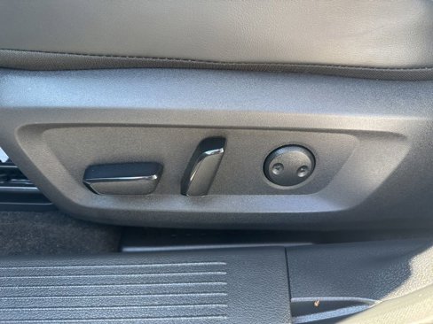 Used 2022 Nissan Rogue SV w/ SV Premium Package image 23