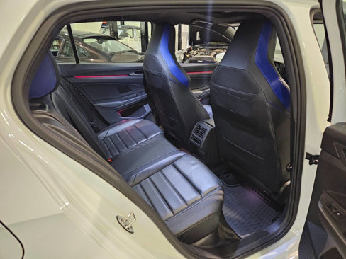 Used 2022 Volkswagen Golf R image 9