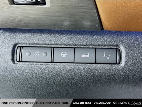 New 2025 Nissan Pathfinder Platinum image 10