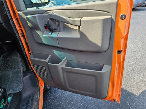 Used 2017 Chevrolet Express 2500 image 31