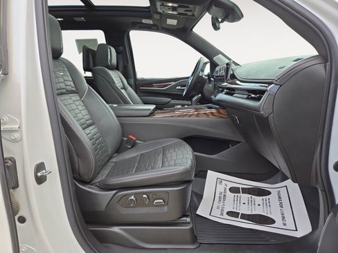 Used 2022 Cadillac Escalade Sport Platinum image 39