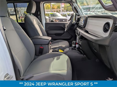 Used 2024 Jeep Wrangler Sport S image 31
