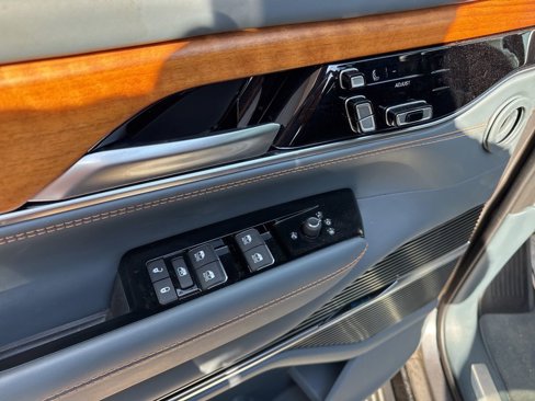 New 2024 Jeep Grand Wagoneer Series III w/ Flexible Seating Group image 11