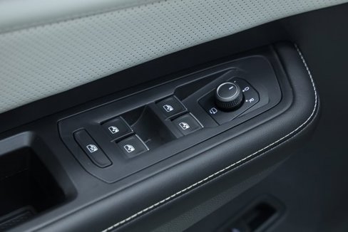 New 2025 Volkswagen Atlas Cross Sport SEL Premium R-Line image 32