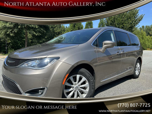 Used 2017 Chrysler Pacifica Touring-L image 1