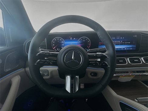 New 2026 Mercedes-Benz GLS 580 4MATIC image 11