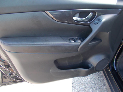 Used 2018 Nissan Rogue S image 13