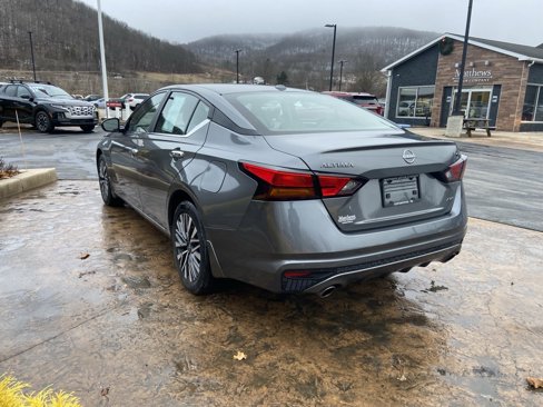 Used 2024 Nissan Altima 2.5 SV w/ SV Premium Package image 7