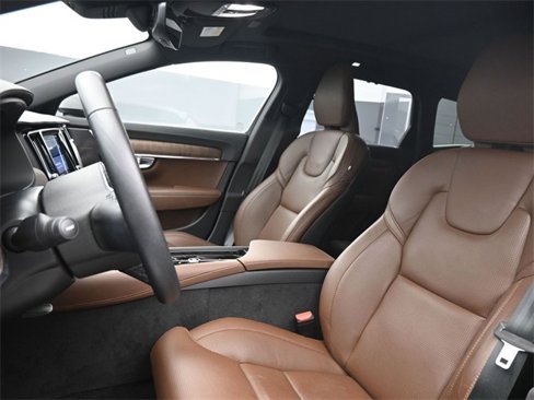 Used 2024 Volvo V90 B6 Cross Country Ultimate image 10