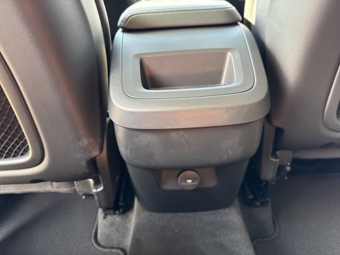 Certified 2025 Volvo XC60 B5 Plus image 32