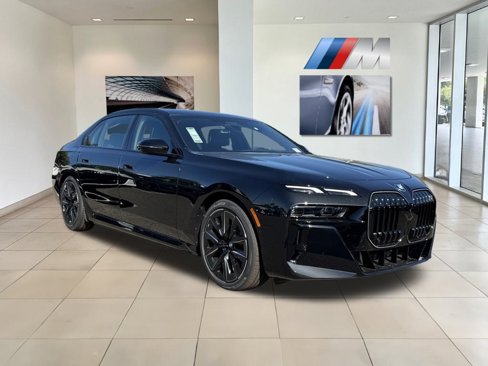 New 2026 BMW 750e xDrive image 3