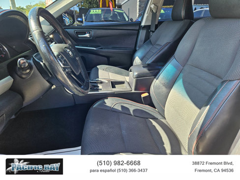 Used 2017 Toyota Camry SE image 11