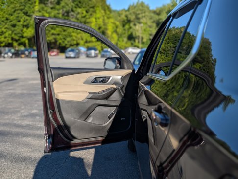 Used 2022 Chevrolet Traverse LT w/ LT Premium Package image 32