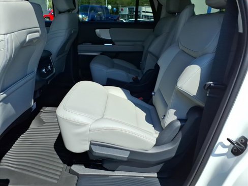 New 2025 Ford Expedition Max Active image 8